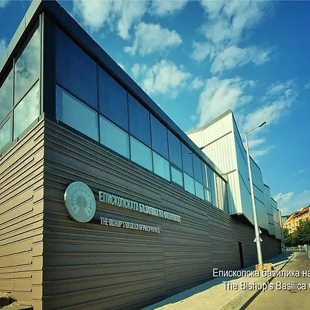 Апартамент Shahbazian House